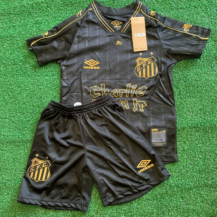 Kit Infantil Santos charlie brow – Versão Tailandesa Premium (Camisa + Short) Raccoonstore