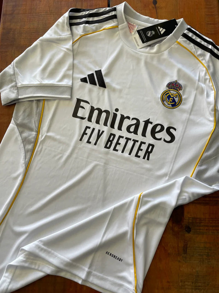 Manto Real Madrid 2025 - versão torcedor Raccoonstore