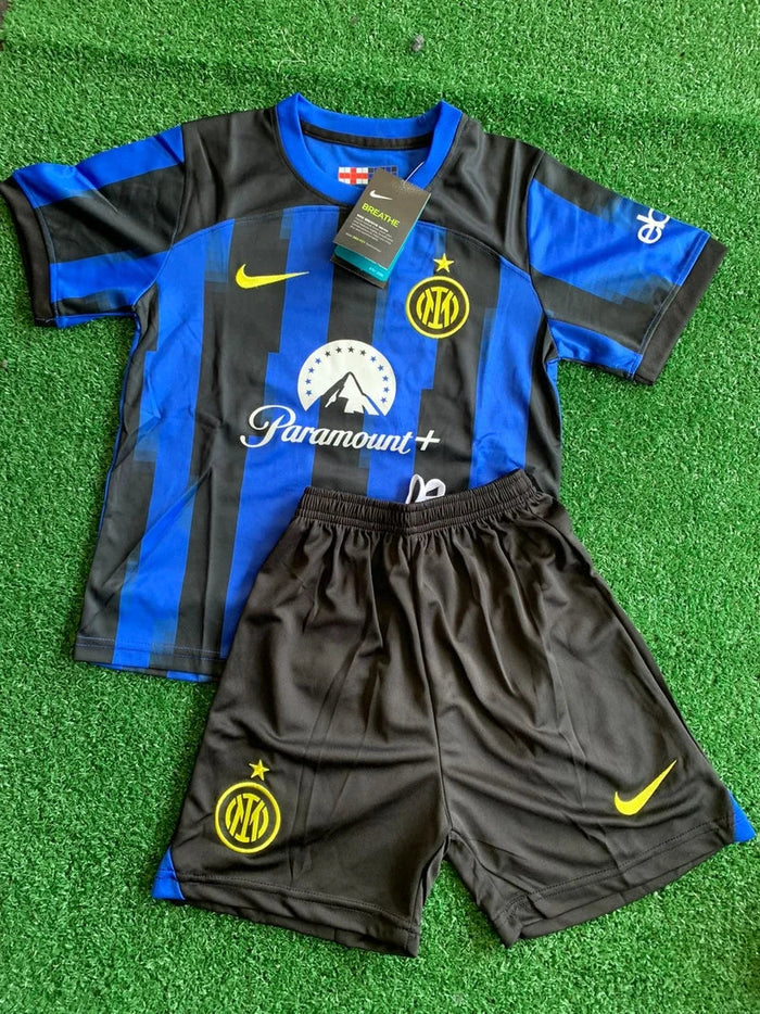 Kit Infantil Inter de milão 2025 – Versão Tailandesa Premium (Camisa + Short) Raccoonstore