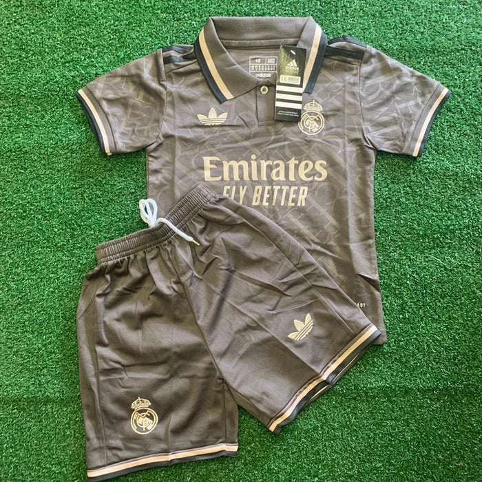 Kit Infantil Real Madrid cinza 2024– Versão Tailandesa Premium (Camisa + Short) Raccoonstore